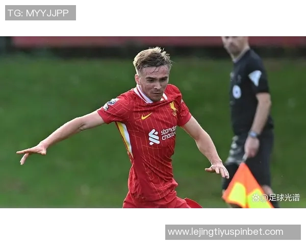 利物浦年轻左后卫詹姆斯诺里斯正式加盟爱尔兰谢尔伯恩队